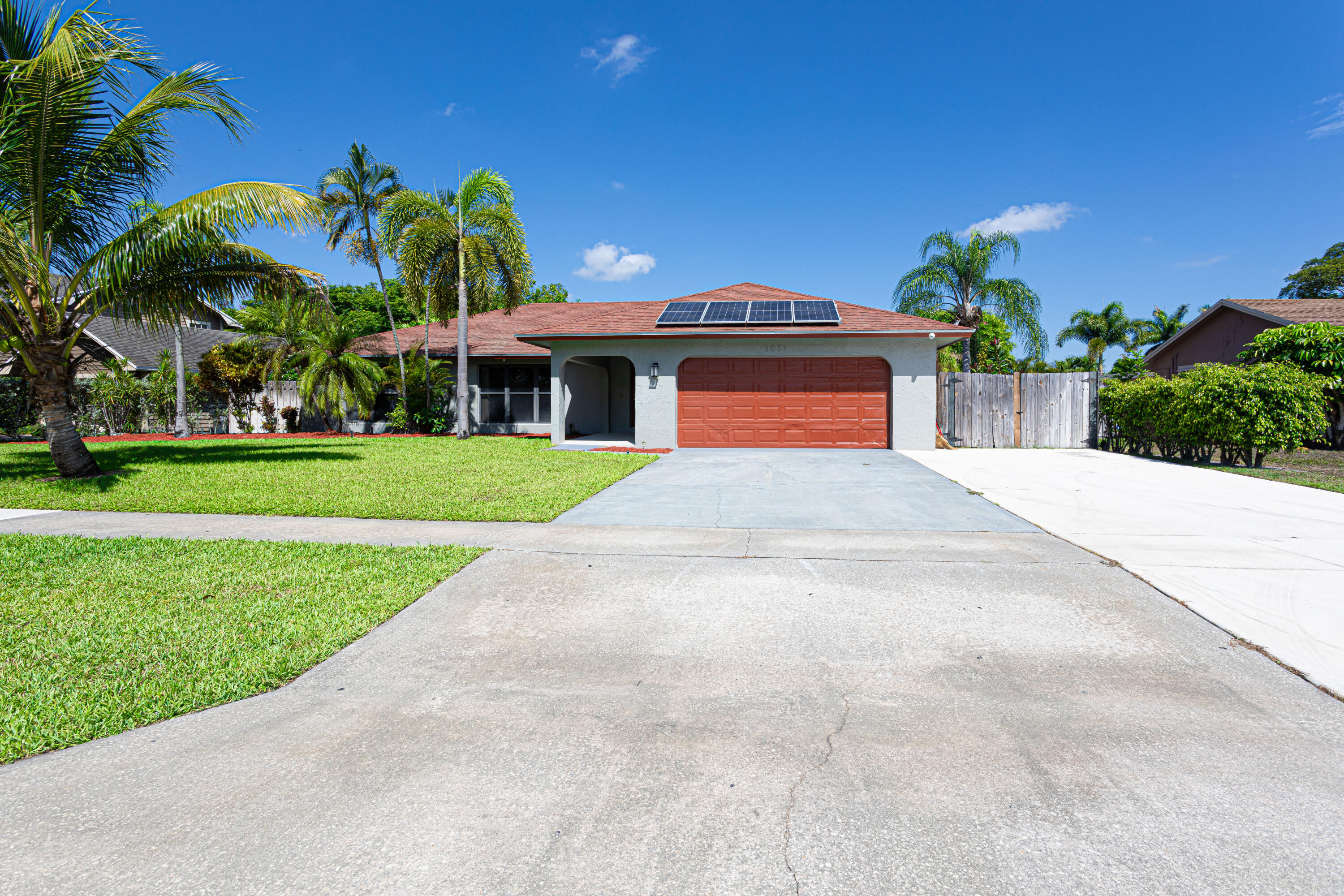 1631 The 12th Fairway, Wellington, Palm Beach County, Florida - 4 Bedrooms  
2.5 Bathrooms - 