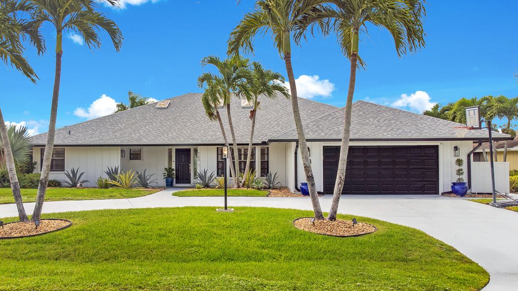 Photo of 7104 SE Bunker Hill Drive, Hobe Sound, FL 33455 (MLS # RX-11125829)