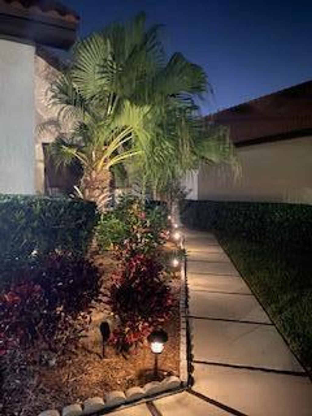 Photo of 4 Ironwood Way N, Palm Beach Gardens, FL 33418 (MLS # RX-10973736)