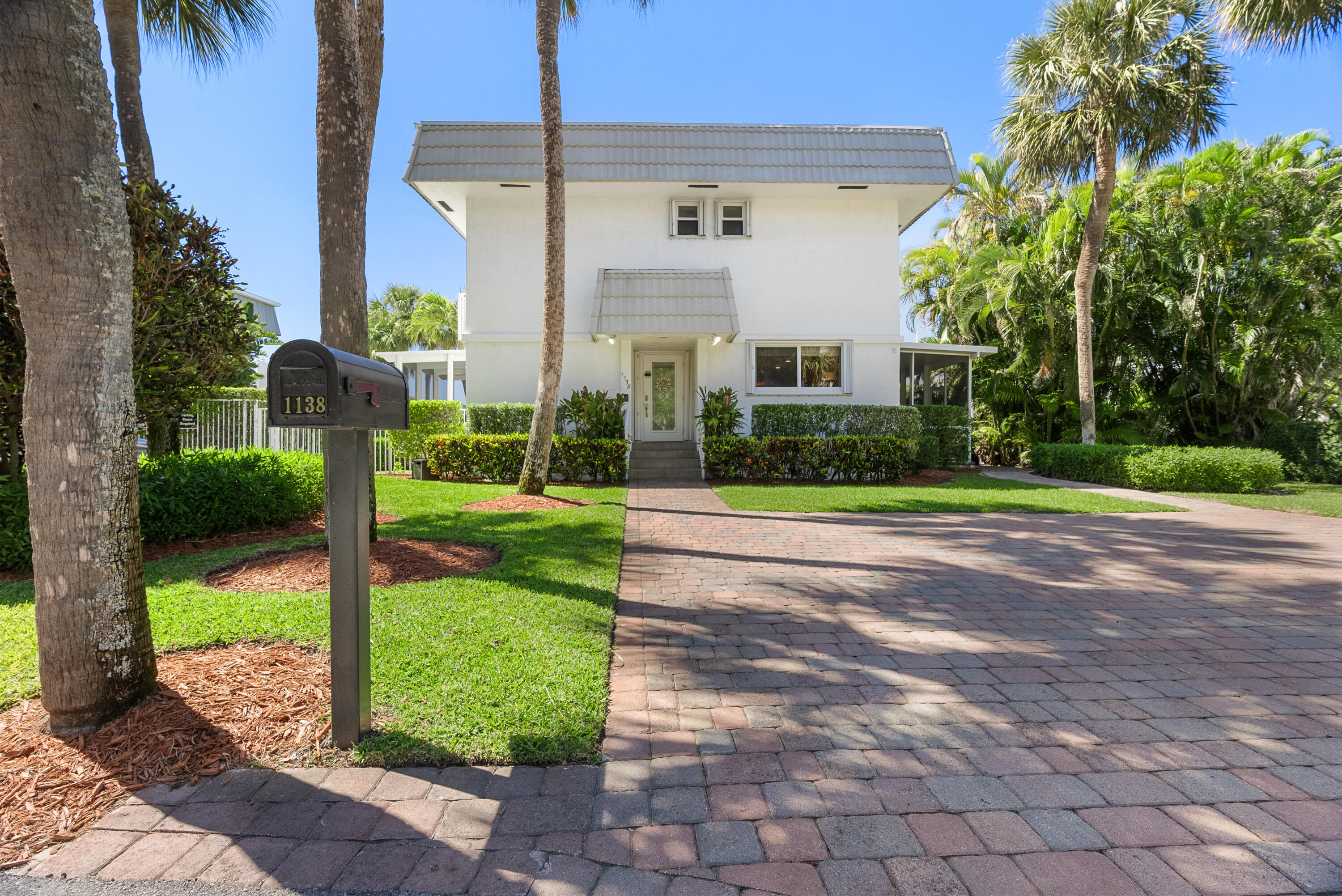 1138 Russell Drive, Highland Beach, Broward County, Florida - 2 Bedrooms  
2.5 Bathrooms - 