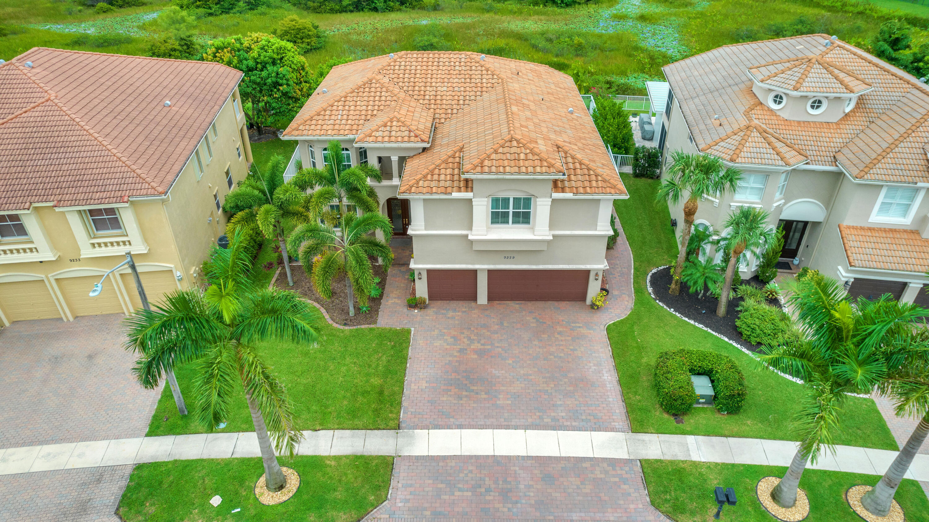 9229 Delemar Court, Wellington, Palm Beach County, Florida - 6 Bedrooms  
4 Bathrooms - 