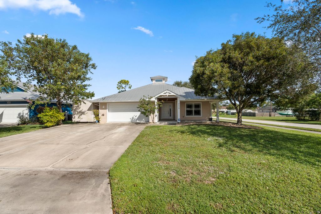 Photo of 5029 SE Jack Avenue, Stuart, FL 34997 (MLS # RX-11096074)