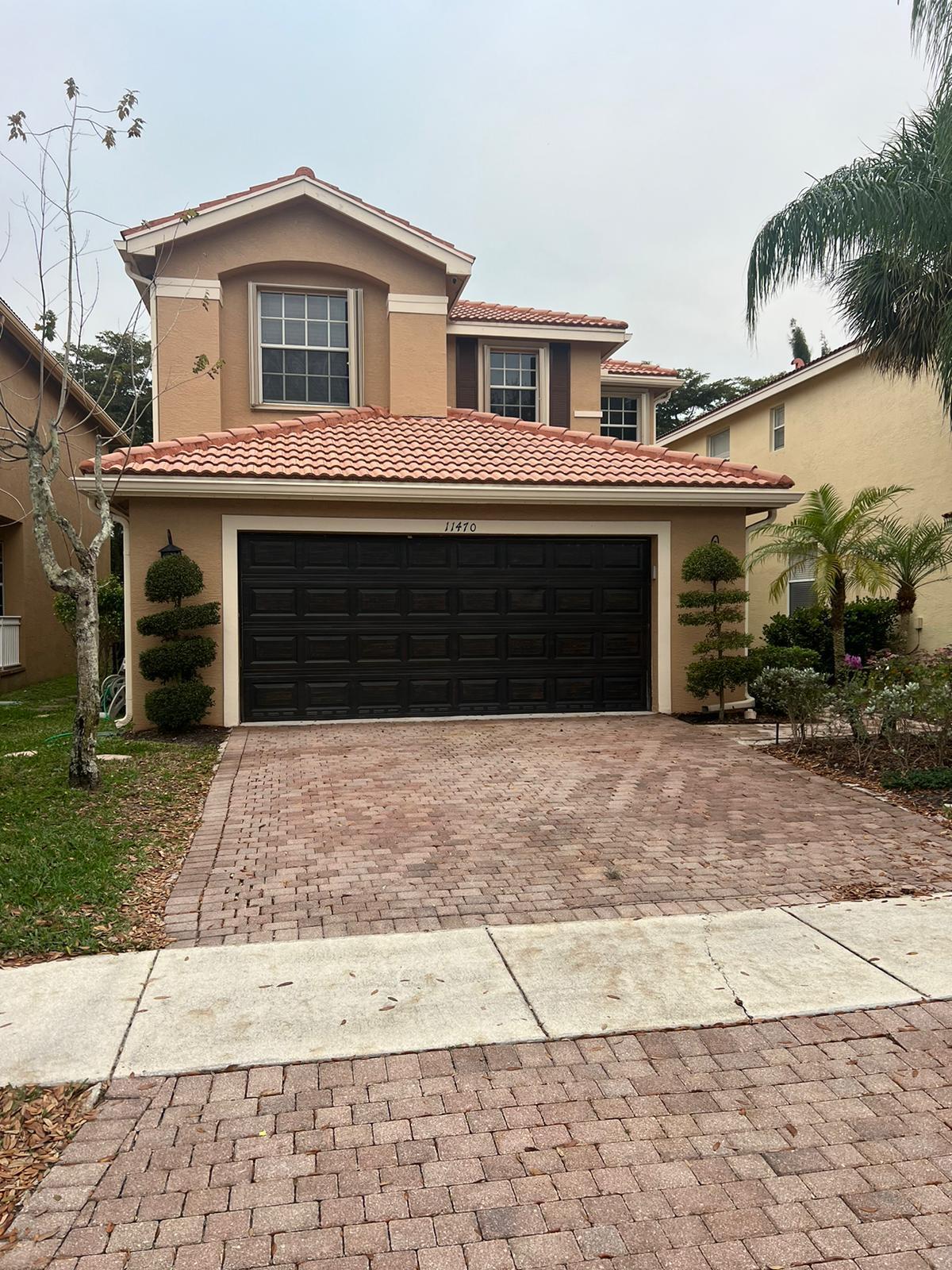 Property for Sale at 11470 Silk Carnation Way, Royal Palm Beach, Palm Beach County, Florida - Bedrooms: 5 
Bathrooms: 3  - $674,900