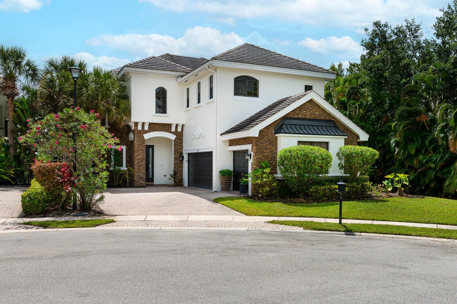 10280 Medicis Place, Wellington, Palm Beach County, Florida - 5 Bedrooms  
4.5 Bathrooms - 