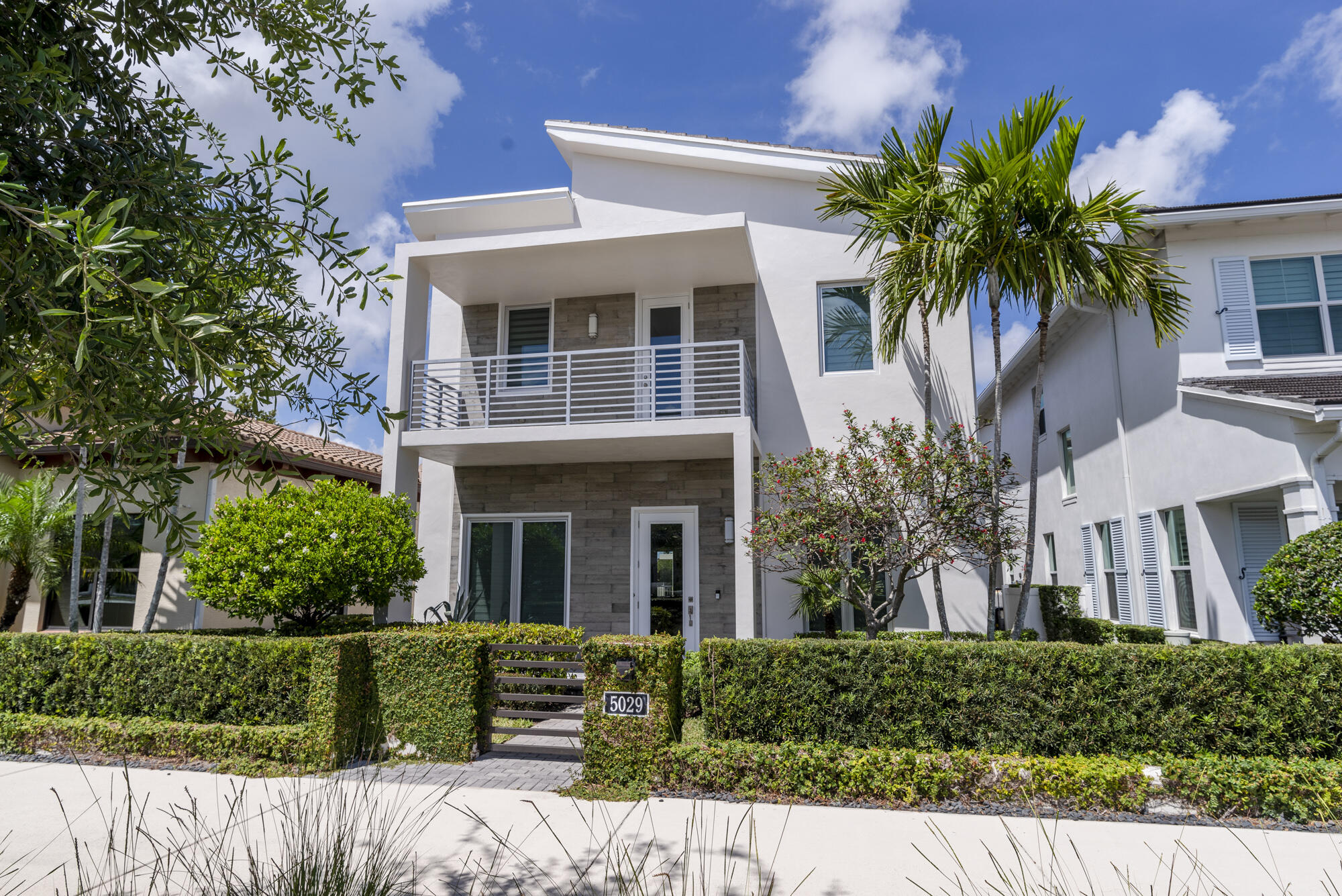 Property for Sale at 5029 Grandiflora Road, Palm Beach Gardens, Palm Beach County, Florida - Bedrooms: 4 
Bathrooms: 5.5  - $1,495,000