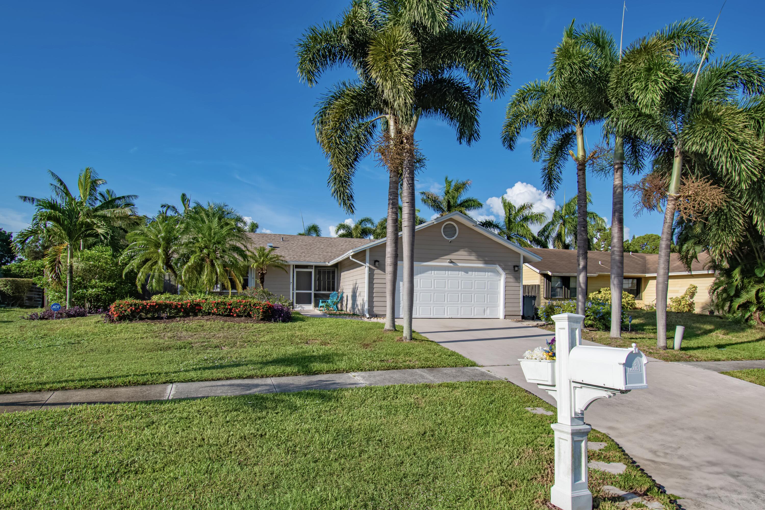 Photo 1 of 5064 El Claro Circle, West Palm Beach, Florida, $495,000, Web #: 11100282