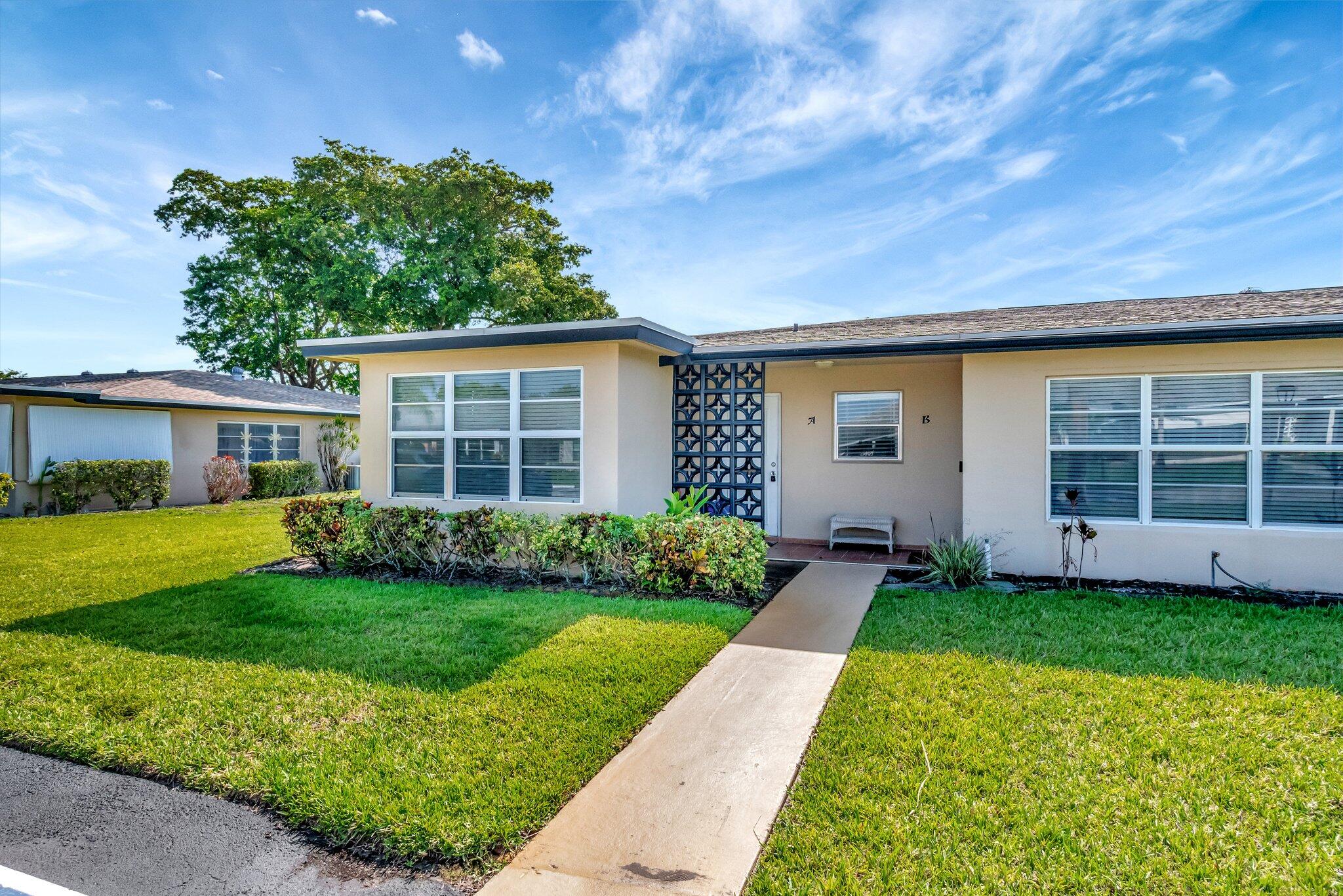 Property for Sale at 955 Circle A Drive A, Delray Beach, Palm Beach County, Florida - Bedrooms: 2 
Bathrooms: 2  - $165,000