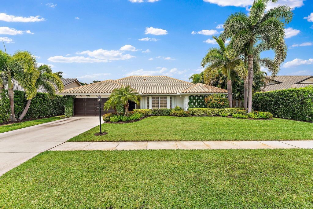 Photo of 12950 La Rochelle Circle, Palm Beach Gardens, FL 33410 (MLS # RX-10895169)