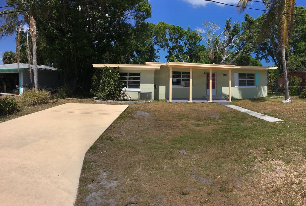 Photo of 218 Osceola Avenue, Fort Pierce, FL 34982 (MLS # RX-11067387)