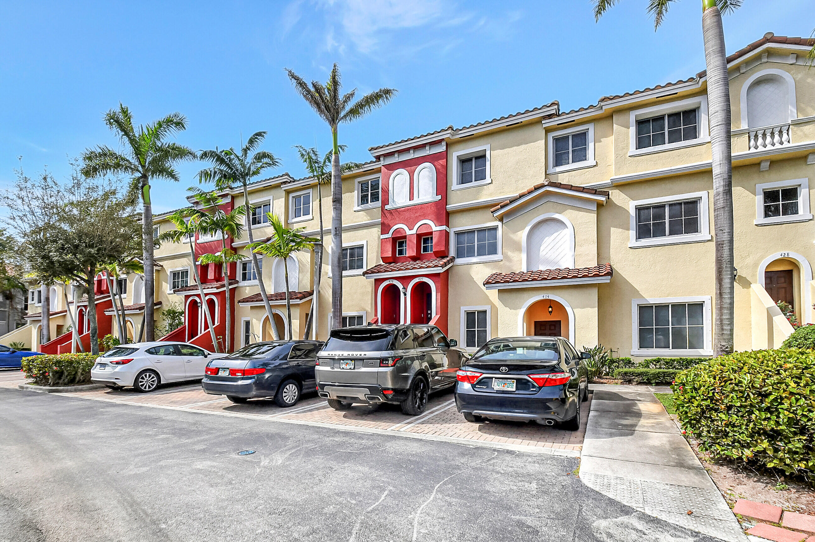 Property for Sale at 426 Bayfront Drive, Boynton Beach, Palm Beach County, Florida - Bedrooms: 3 
Bathrooms: 2.5  - $370,000