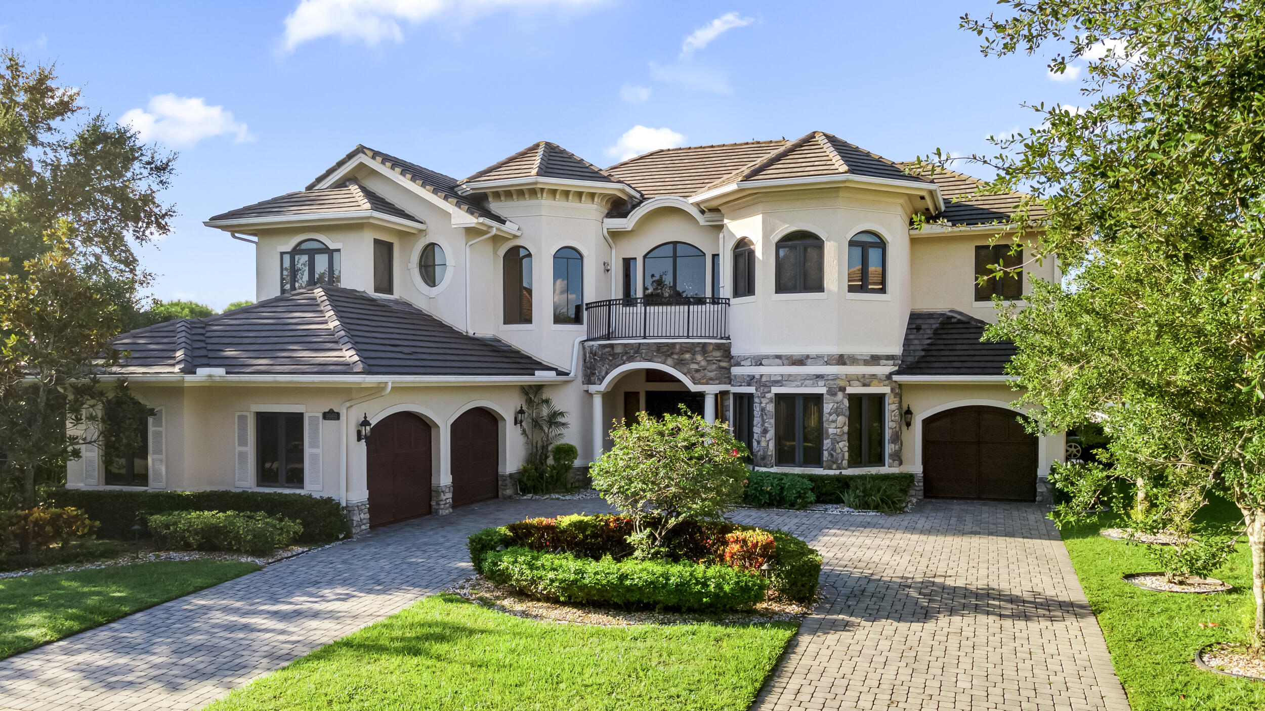 9969 Equus Circle, Boynton Beach, Palm Beach County, Florida - 6 Bedrooms  
7.5 Bathrooms - 