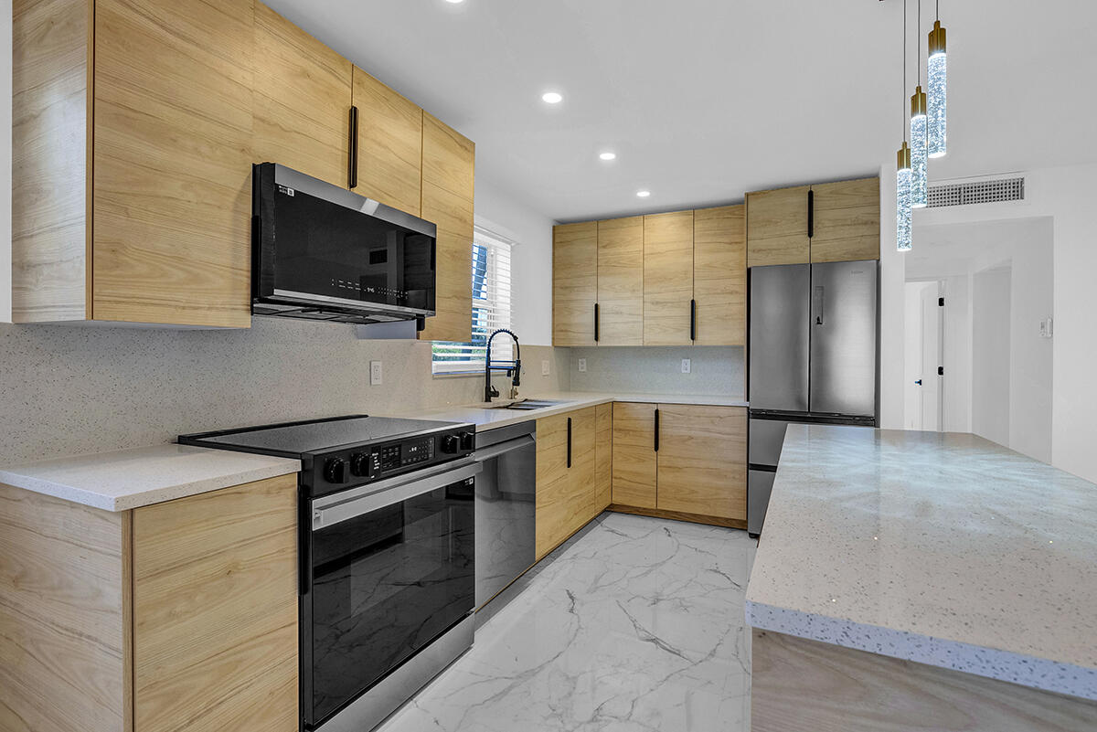 Property for Sale at 245 Saxony F, Delray Beach, Palm Beach County, Florida - Bedrooms: 2 
Bathrooms: 2  - $199,000