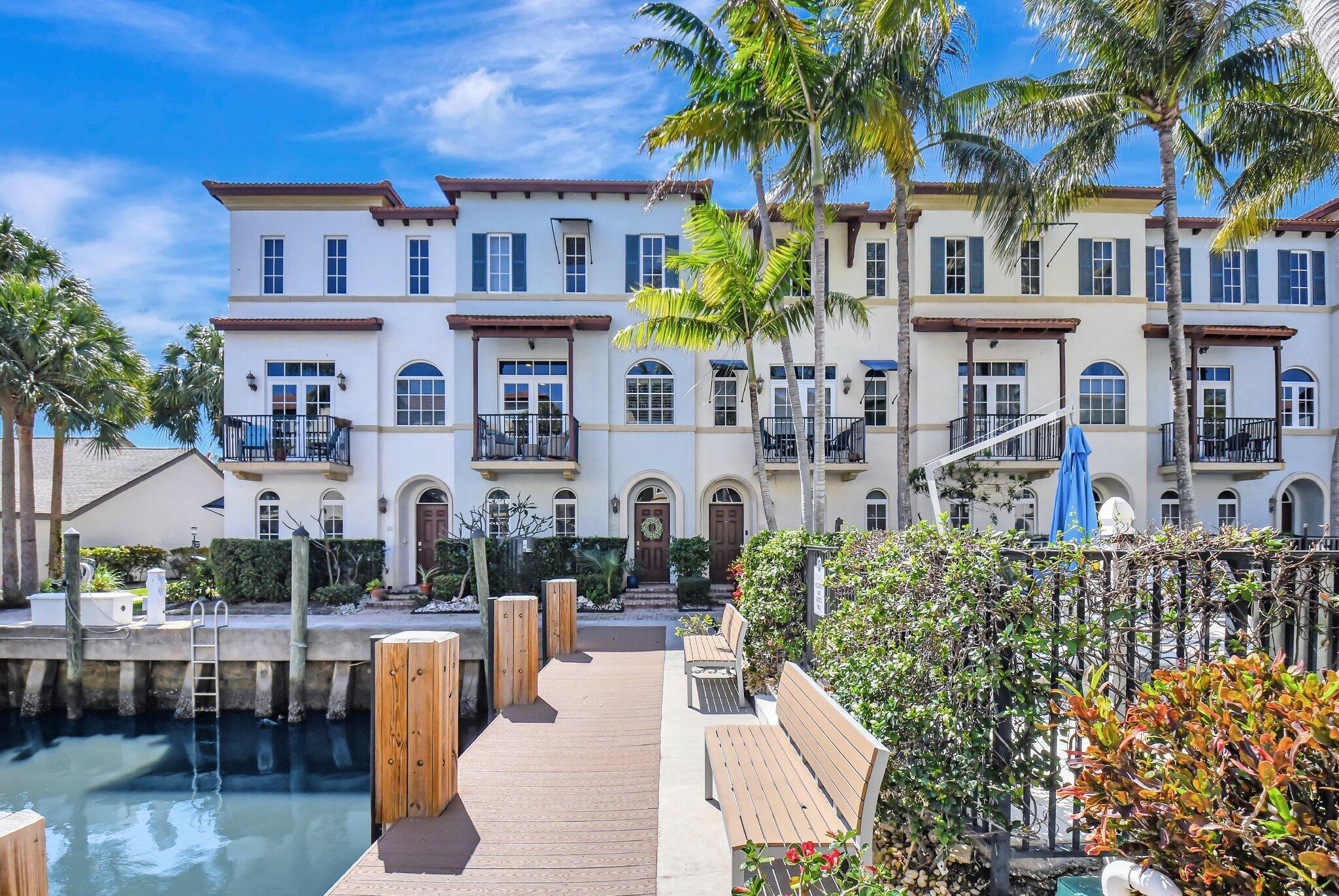 813 Estancia Way, Boynton Beach, Palm Beach County, Florida - 3 Bedrooms  
3.5 Bathrooms - 
