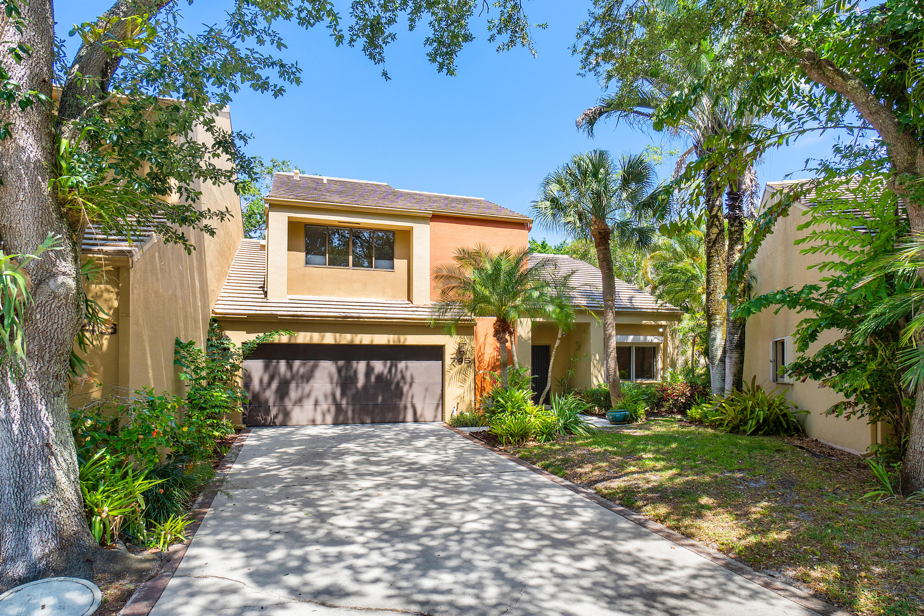 745 St Albans Drive, Boca Raton, Palm Beach County, Florida - 3 Bedrooms  
2.5 Bathrooms - 