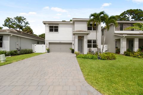 Photo of 18519 Claybrook Street, Jupiter, FL 33458 (MLS # RX-11105071)