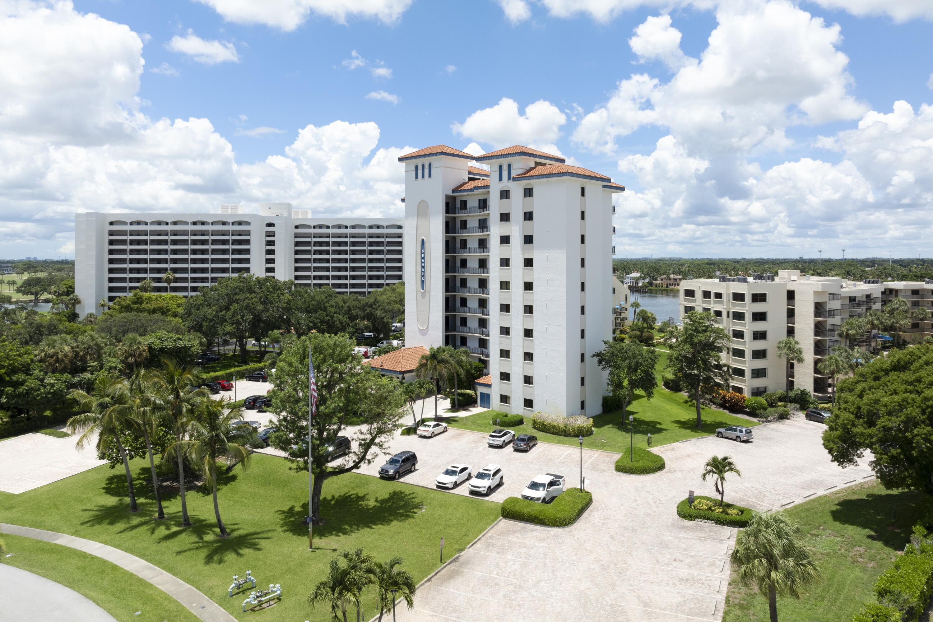 Property for Sale at 370 Golfview Road 103, North Palm Beach, Miami-Dade County, Florida - Bedrooms: 2 
Bathrooms: 2  - $375,000
