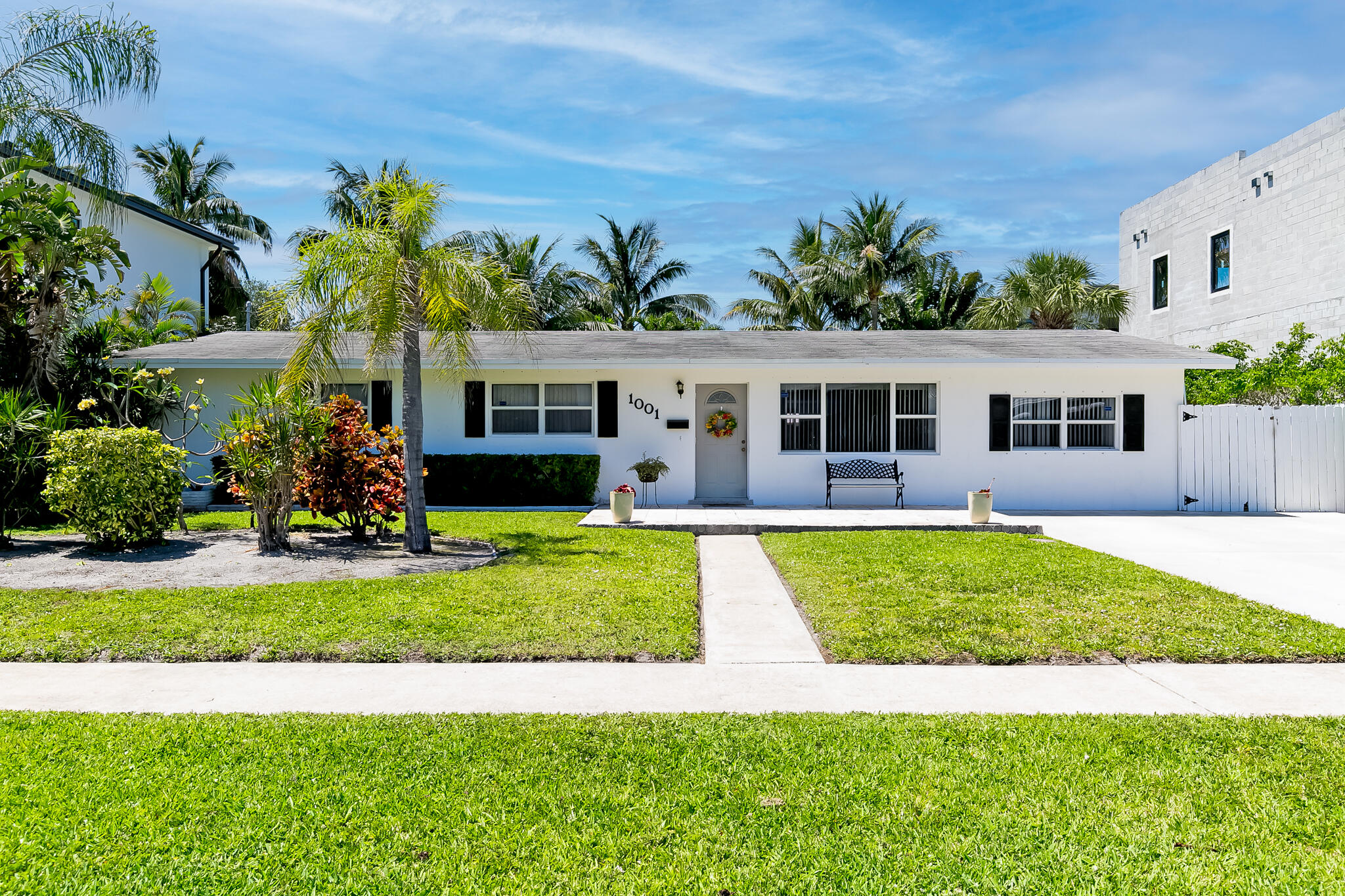 Property for Sale at 1001 Ne 3rd Avenue, Boca Raton, Palm Beach County, Florida - Bedrooms: 5 
Bathrooms: 2.5  - $1,850,000