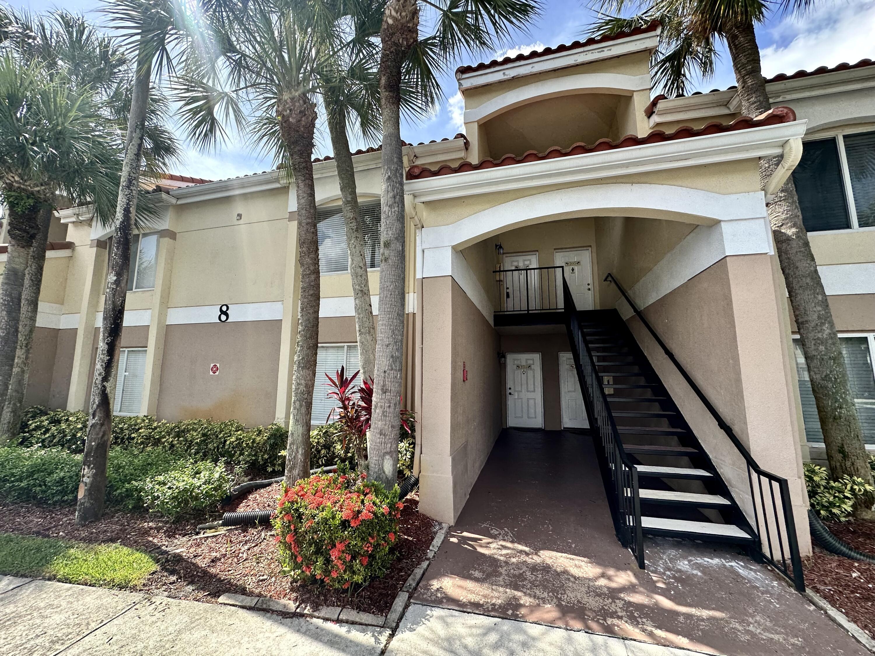 Property for Sale at 815 W Boynton Beach Boulevard 8-204, Boynton Beach, Palm Beach County, Florida - Bedrooms: 1 
Bathrooms: 1  - $199,900