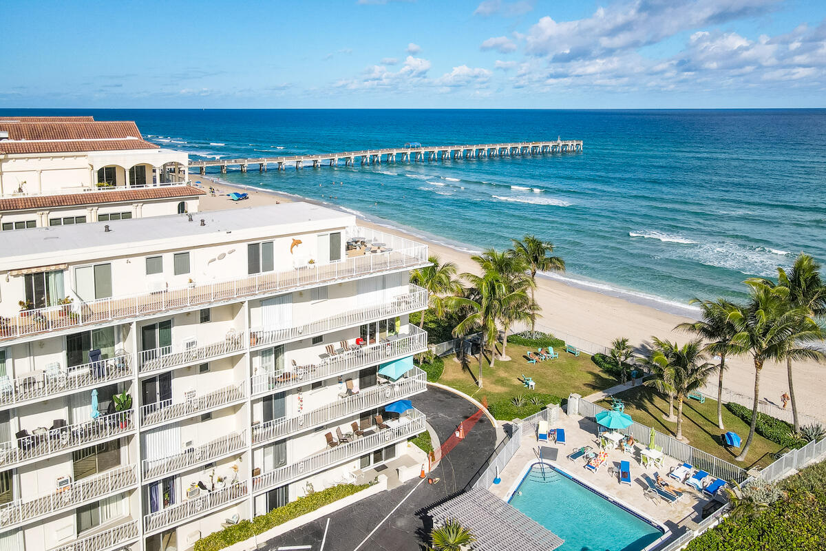 3030 S Ocean Boulevard 437, Palm Beach, Palm Beach County, Florida - 2 Bedrooms  
1.5 Bathrooms - 