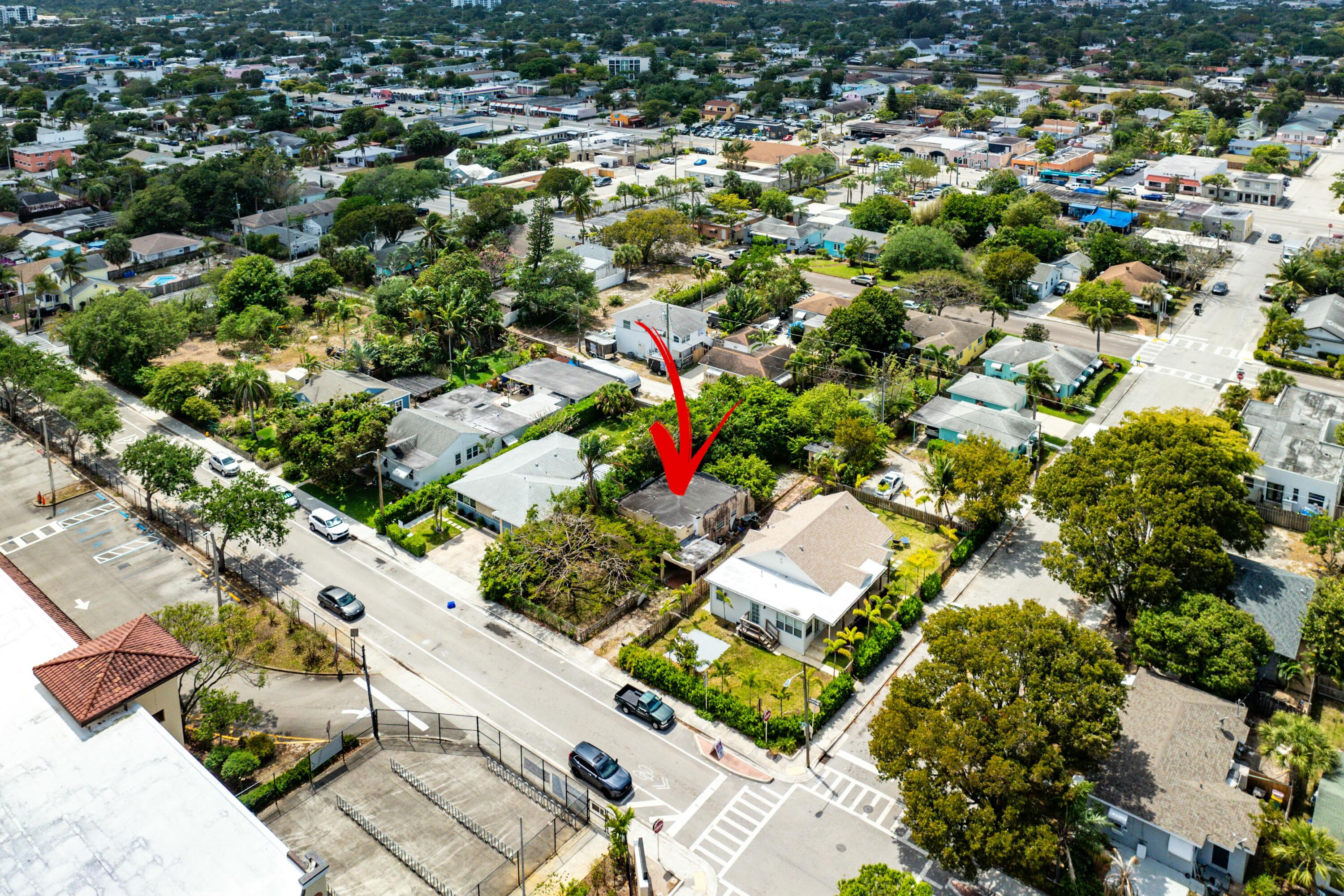 Property for Sale at 825 N K Street, Lake Worth Beach, Palm Beach County, Florida - Bedrooms: 2 
Bathrooms: 1  - $300,000
