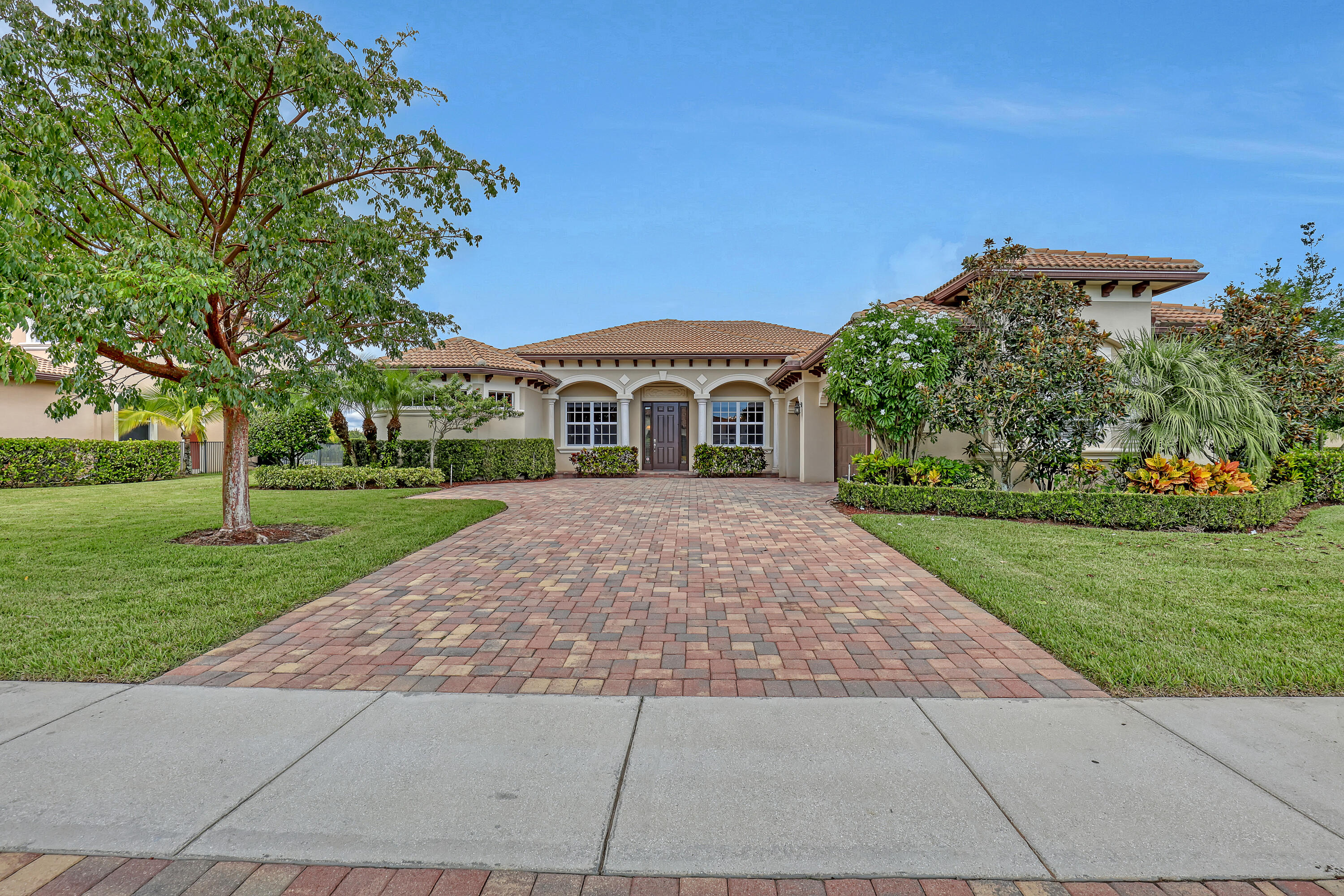 Property for Sale at 116 Steeple Circle, Jupiter, Palm Beach County, Florida - Bedrooms: 4 
Bathrooms: 3  - $1,439,000