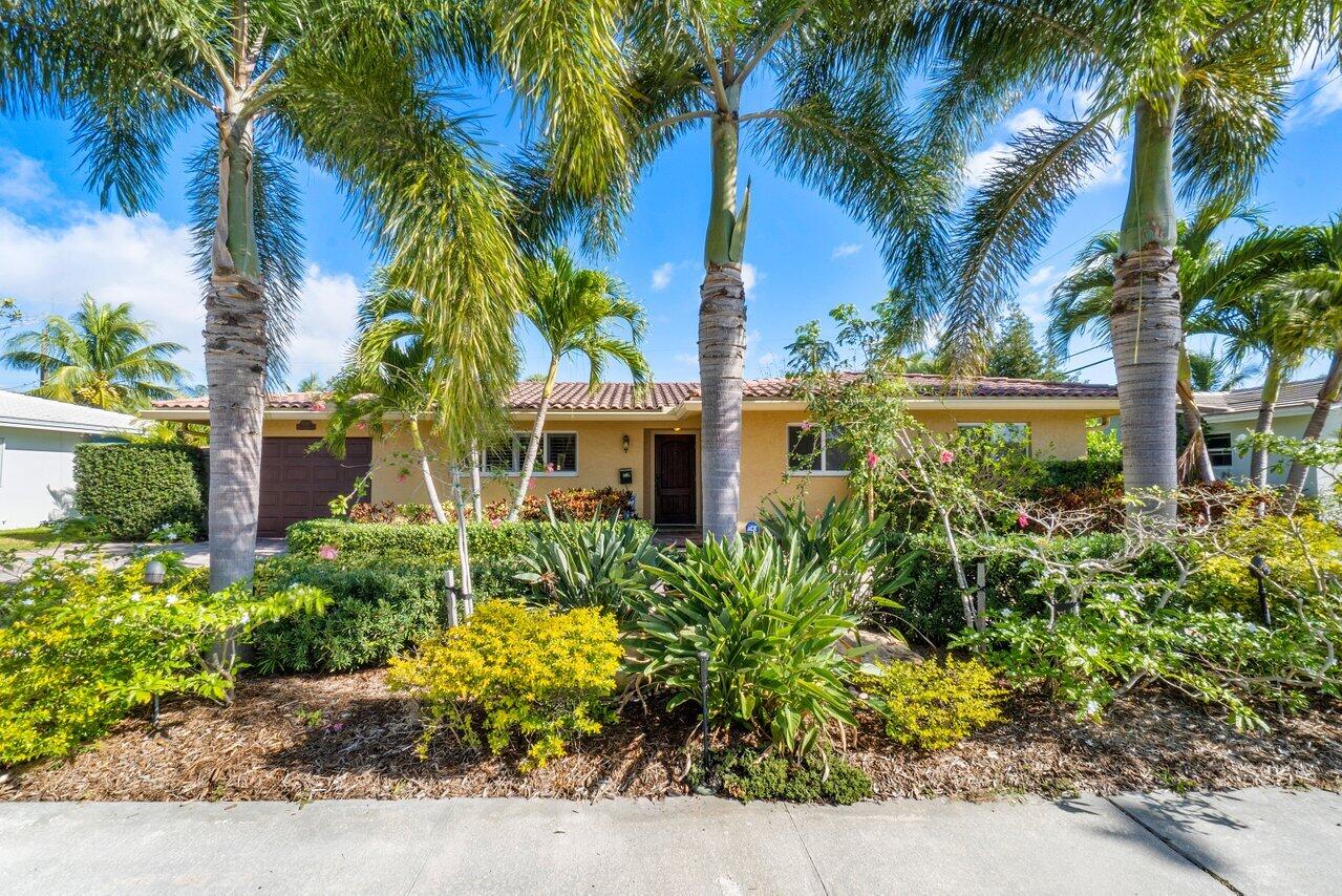 Property for Sale at 1005 Sw 13th Street, Boca Raton, Palm Beach County, Florida - Bedrooms: 3 
Bathrooms: 3  - $999,995