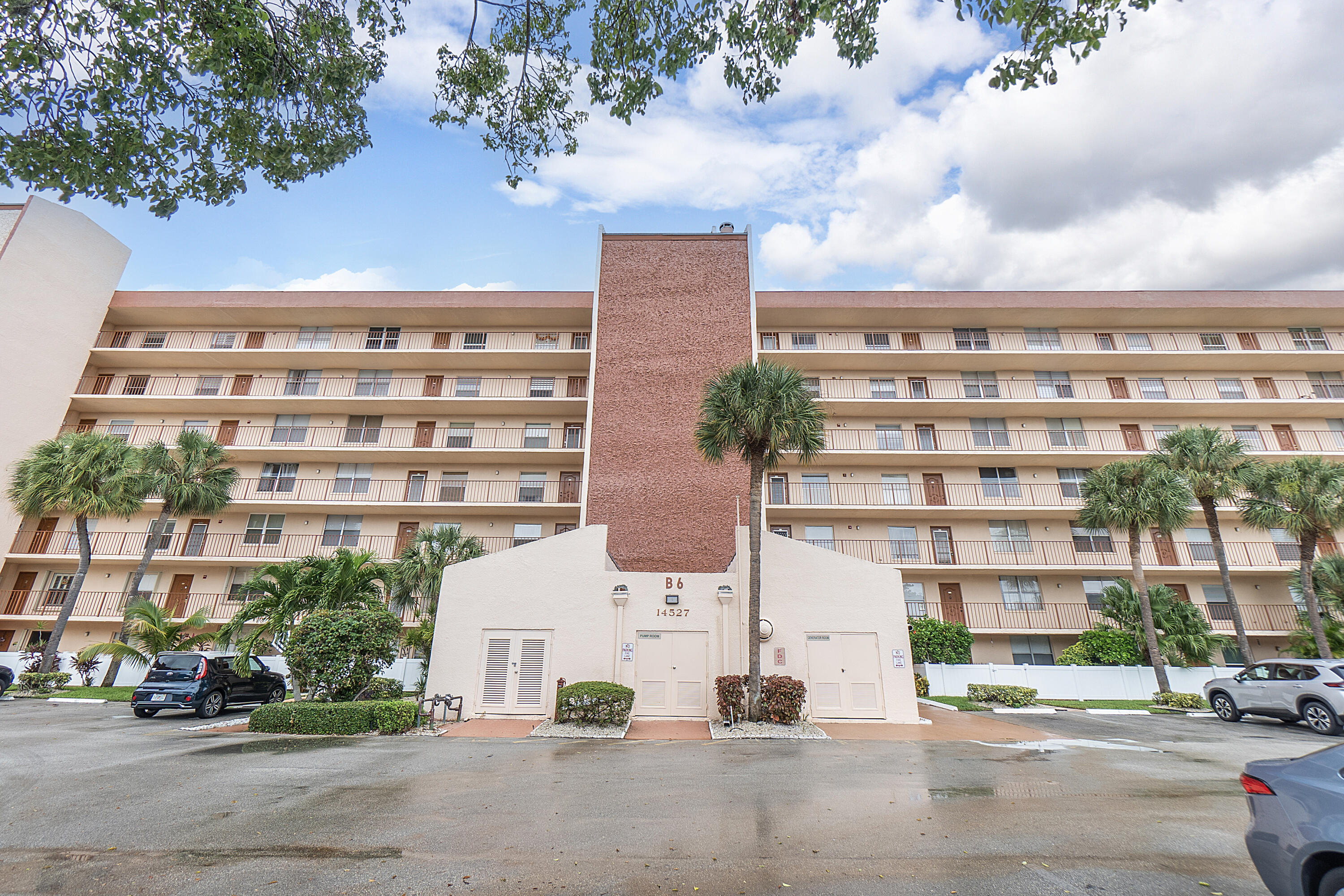 14527 Bonaire Boulevard 101, Delray Beach, Palm Beach County, Florida - 2 Bedrooms  
2 Bathrooms - 