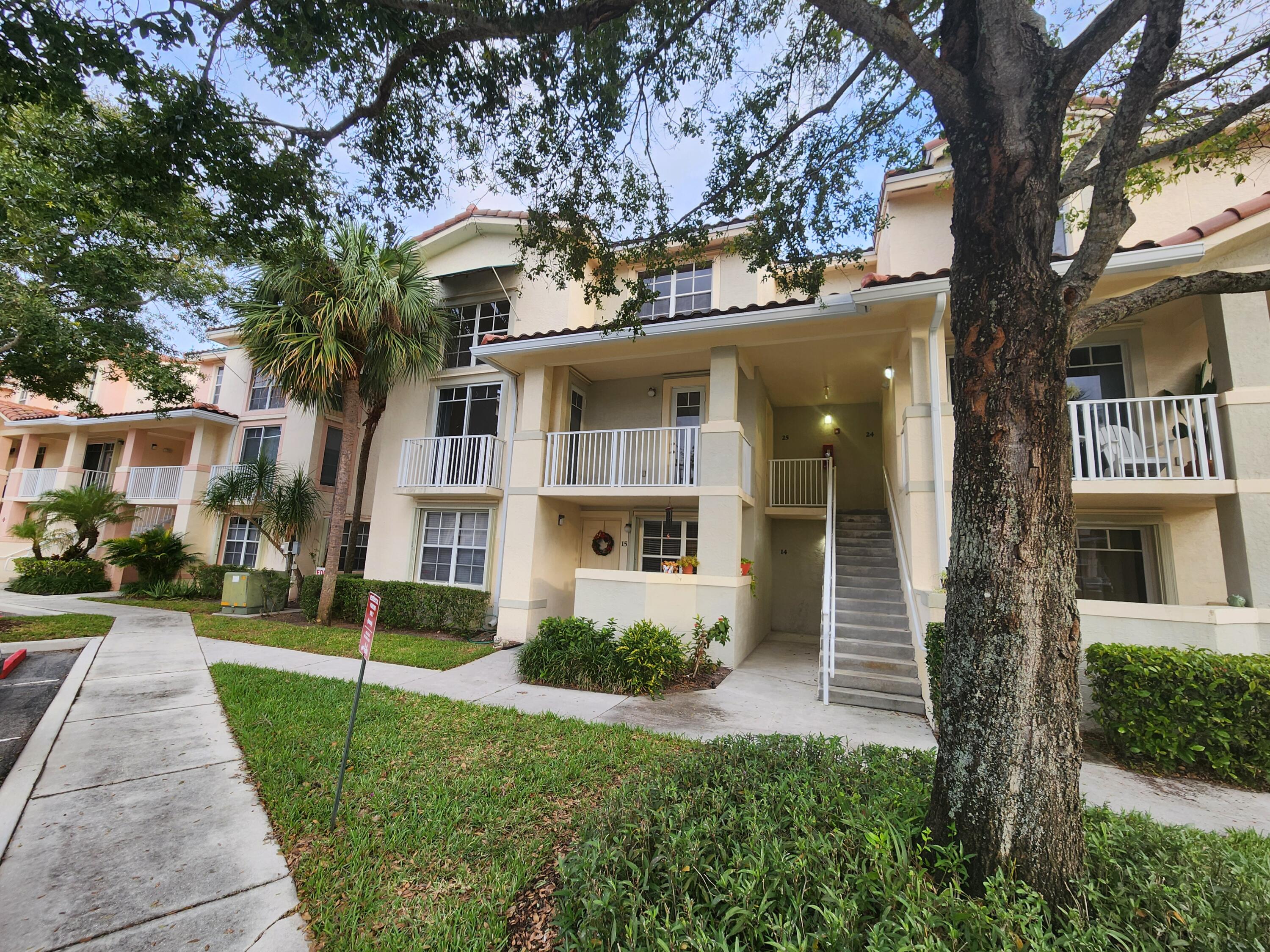 Property for Sale at 1054 University Boulevard 25, Jupiter, Palm Beach County, Florida - Bedrooms: 3 
Bathrooms: 3  - $449,000