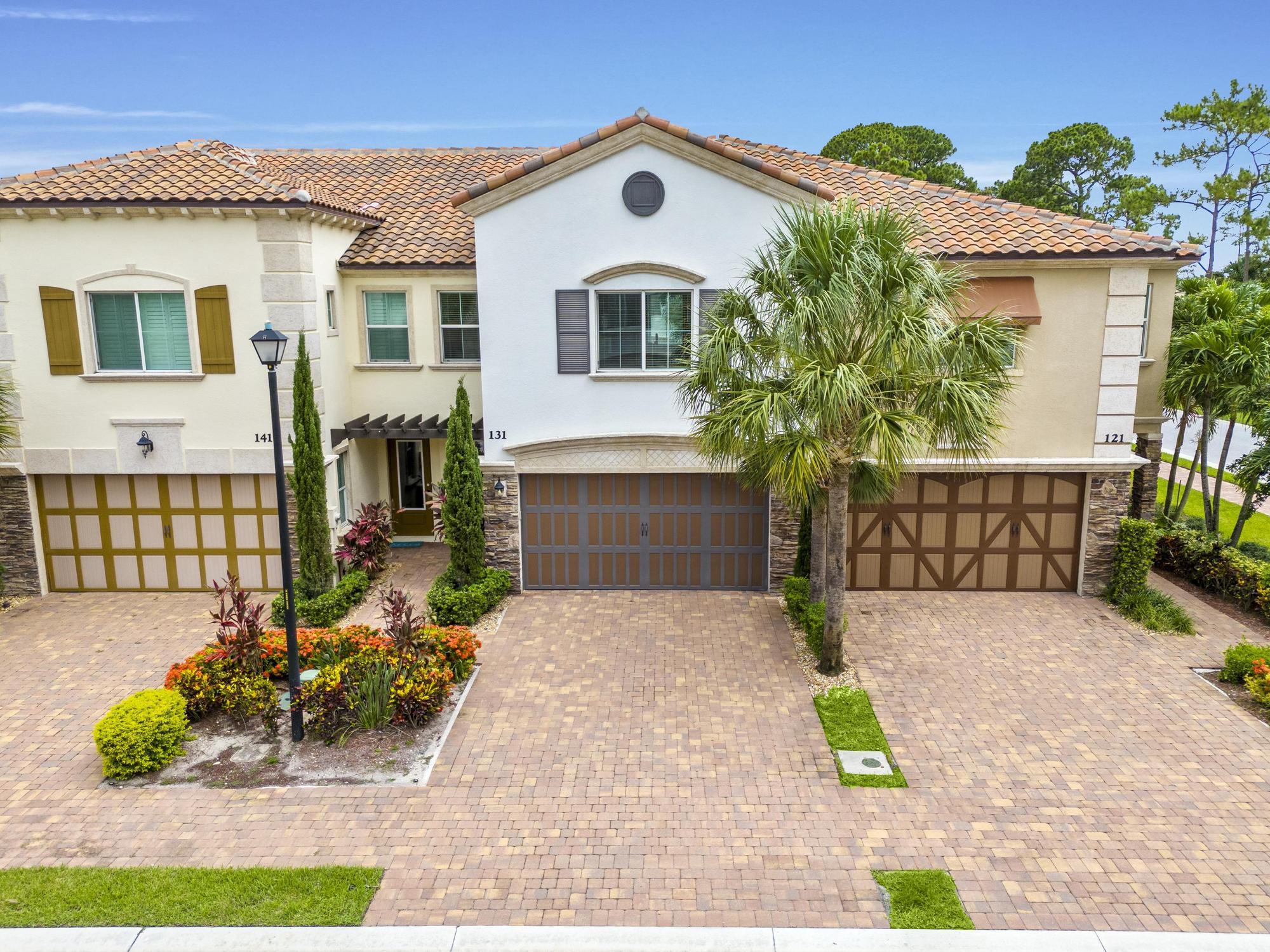 Property for Sale at 131 Sword Fern Place, Wellington, Palm Beach County, Florida - Bedrooms: 3 
Bathrooms: 2.5  - $659,900