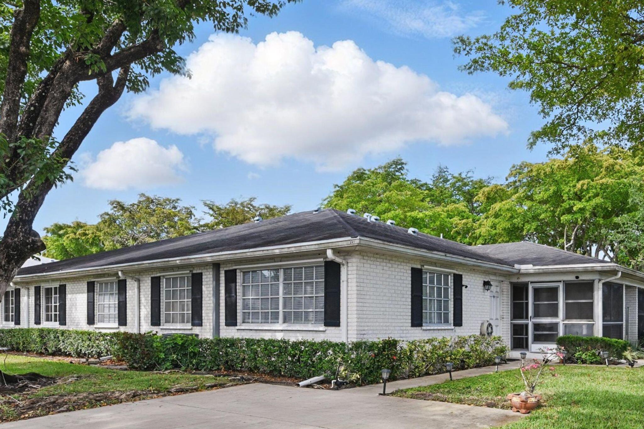 Property for Sale at 10079 S 40th Trail 241, Boynton Beach, Palm Beach County, Florida - Bedrooms: 2 
Bathrooms: 2  - $239,000