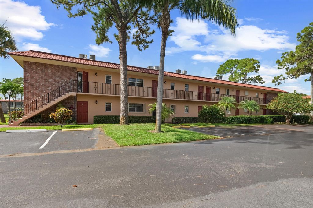 Photo of 1953 SW Palm City Road #27-I, Stuart, FL 34994 (MLS # RX-11095088)