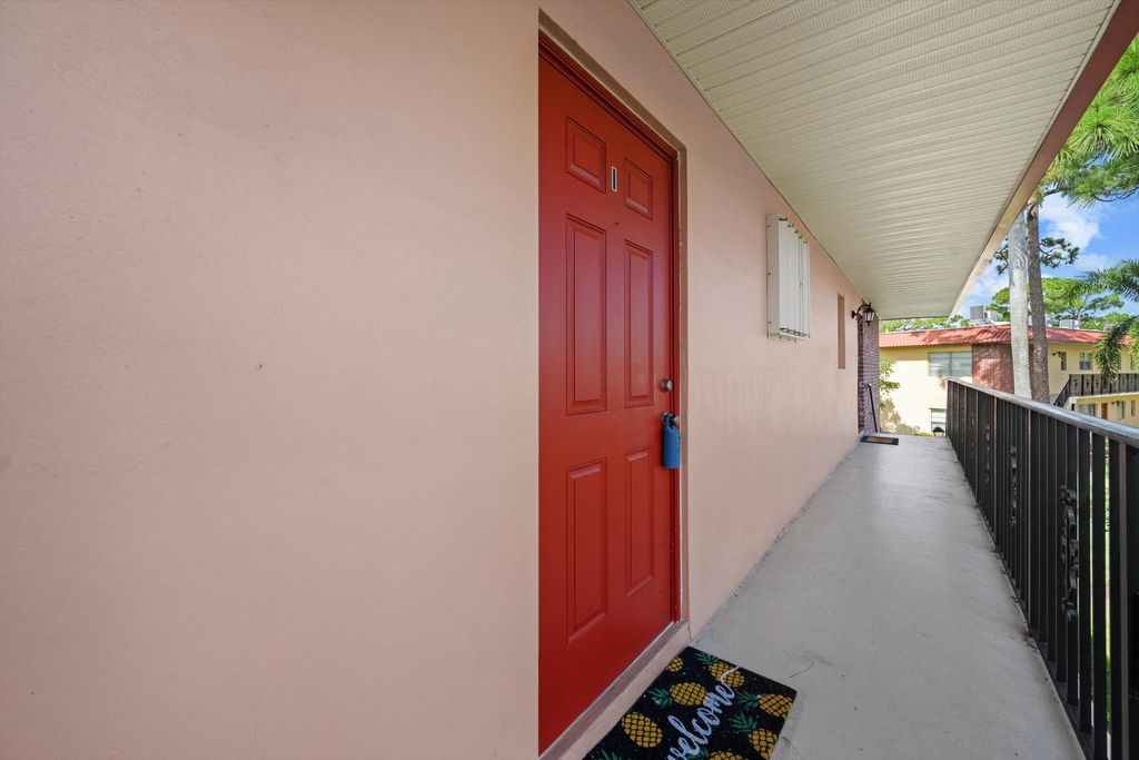 Photo of 1953 SW Palm City Road #27-I, Stuart, FL 34994 (MLS # RX-11095088)