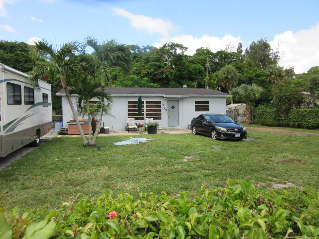 Property for Sale at 773 Arlington Drive, West Palm Beach, Palm Beach County, Florida - Bedrooms: 3 
Bathrooms: 2  - $399,000