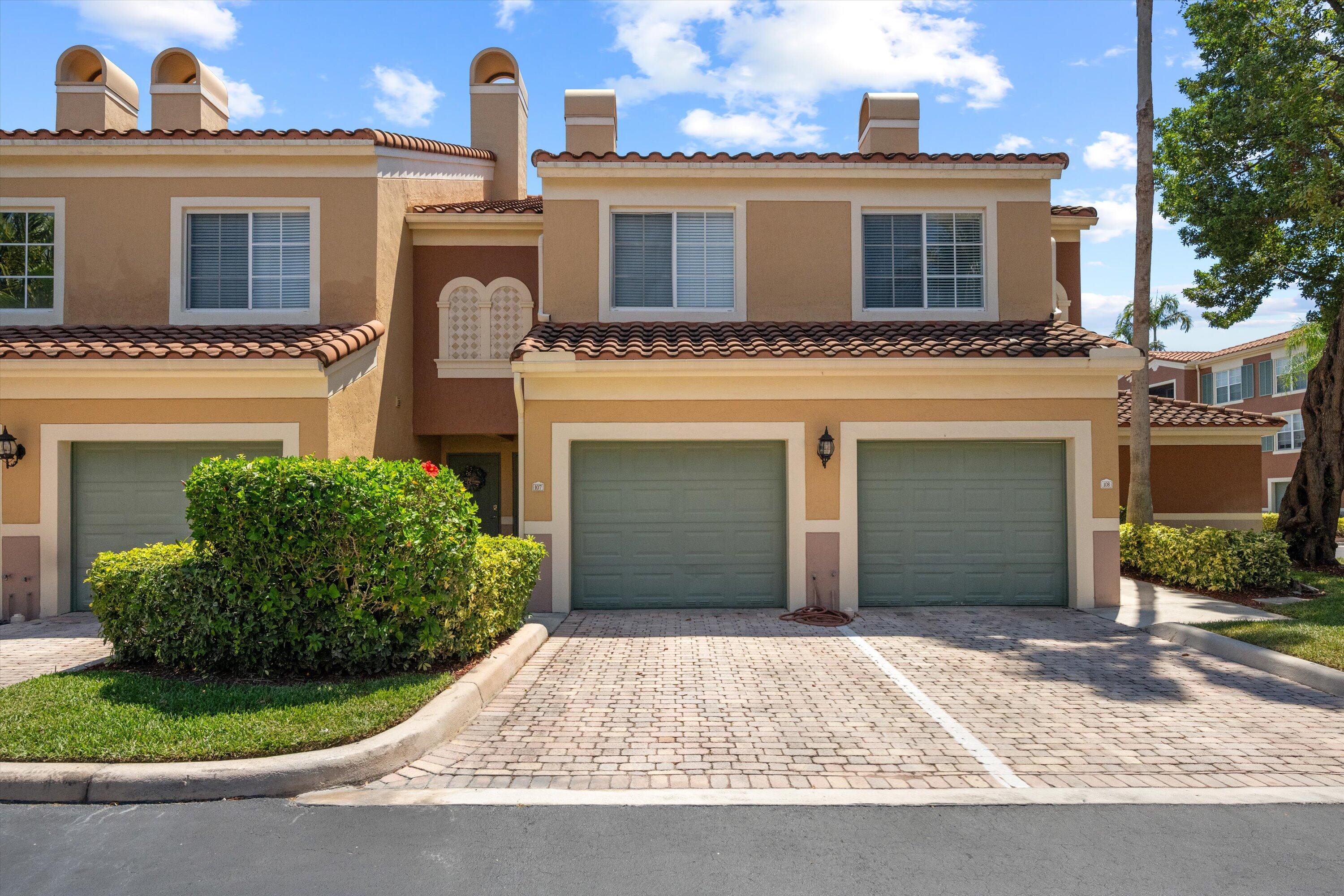 Property for Sale at 11781 Saint Andrews Place 107, Wellington, Palm Beach County, Florida - Bedrooms: 2 
Bathrooms: 2.5  - $389,000