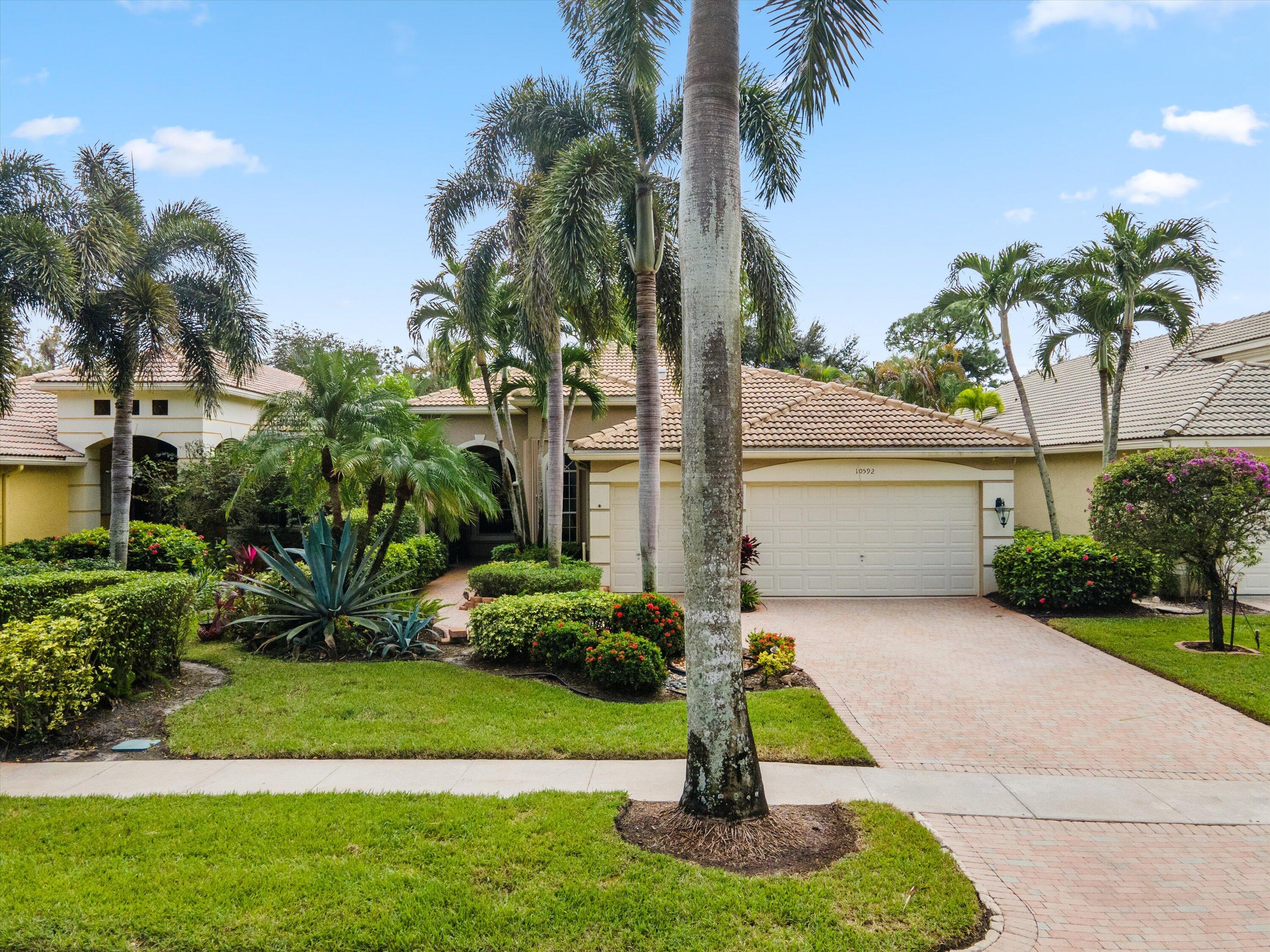 Property for Sale at 10592 Northgreen Drive, Lake Worth, Palm Beach County, Florida - Bedrooms: 4 
Bathrooms: 3.5  - $699,000