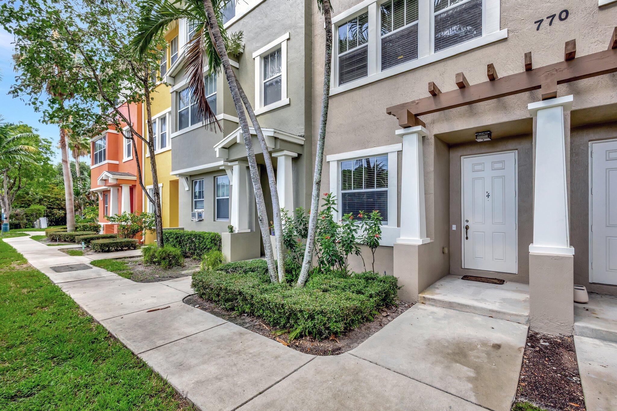 770 Millbrae 4 Court 4, West Palm Beach, Palm Beach County, Florida - 2 Bedrooms  
2.5 Bathrooms - 