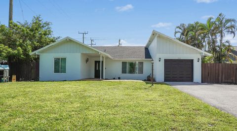 Photo of 5040 Oak Hill Road, Delray Beach, FL 33484 (MLS # RX-11128513)