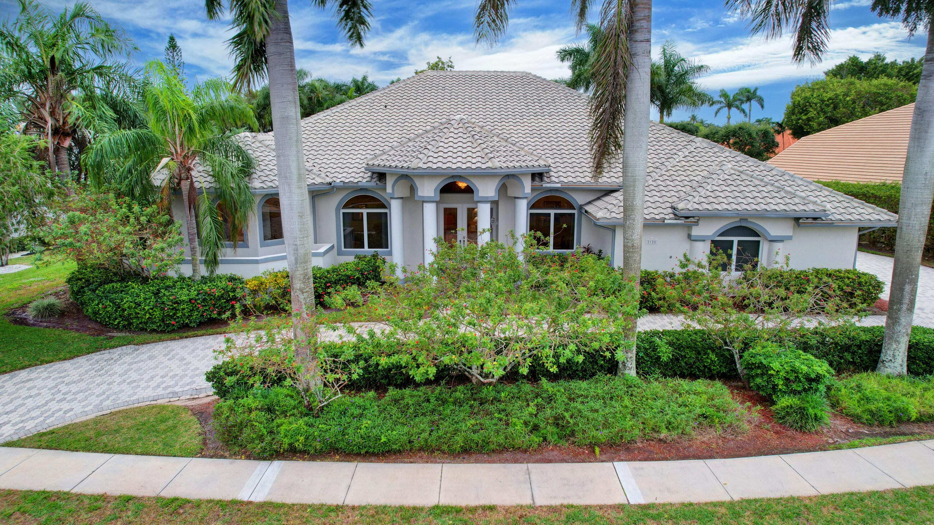 2128 Greenview Cove Drive, Wellington, Palm Beach County, Florida - 4 Bedrooms  
3 Bathrooms - 