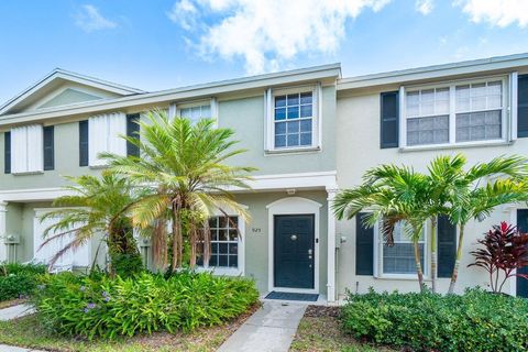 Photo of 925 Kokomo Key Lane, Delray Beach, FL 33483 (MLS # RX-11108197)