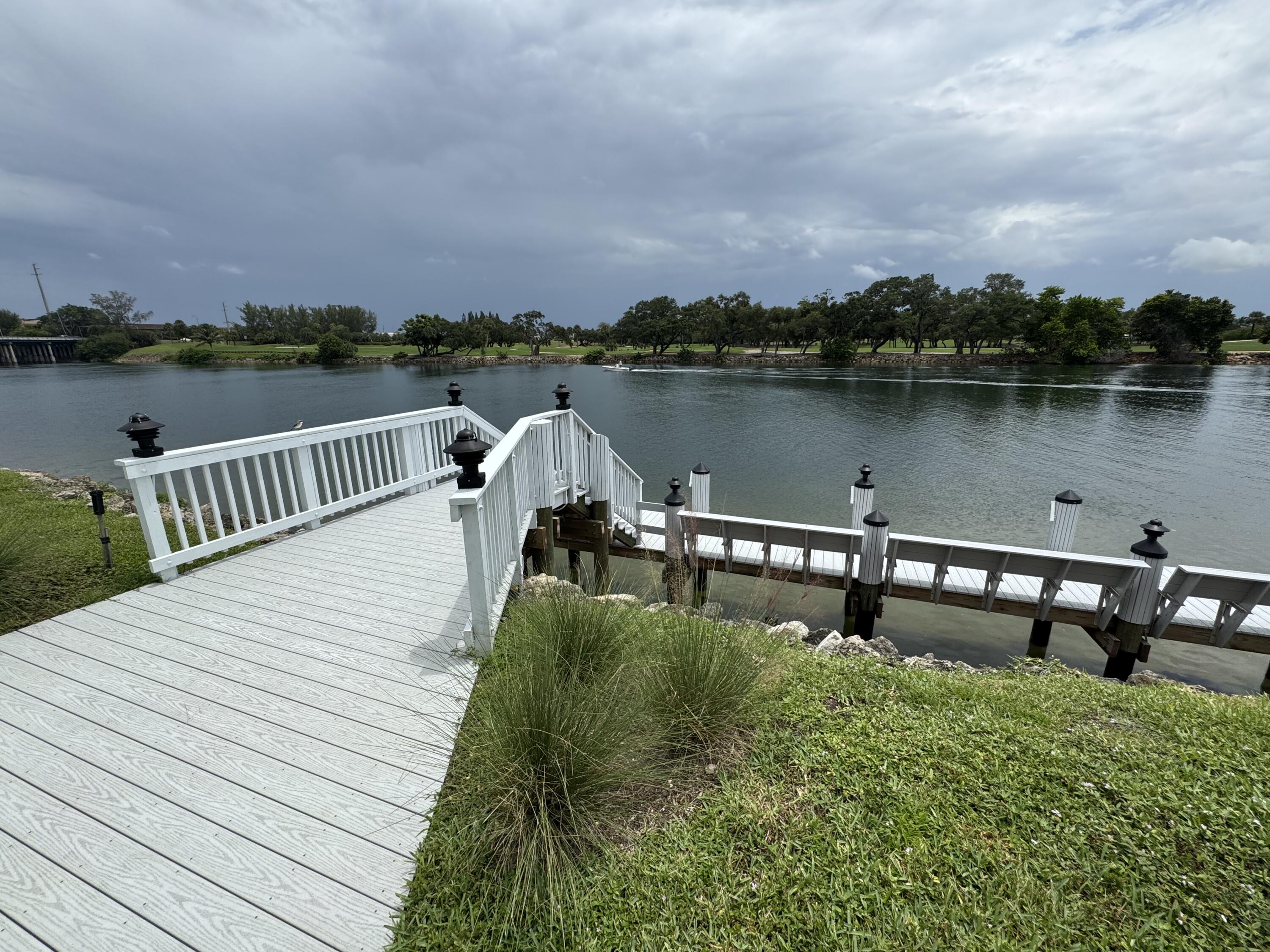Property for Sale at 336 Golfview Road 706, North Palm Beach, Miami-Dade County, Florida - Bedrooms: 2 
Bathrooms: 2  - $295,000