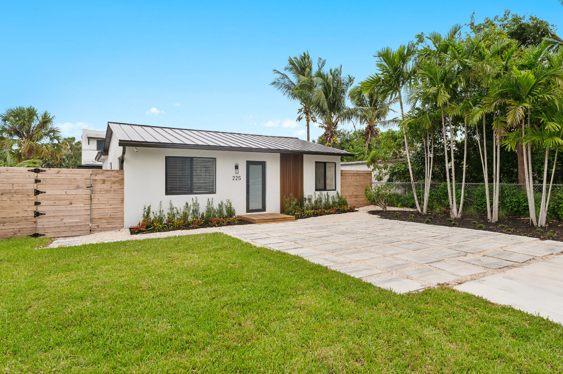 Property for Sale at 225 Ne 10th Street, Delray Beach, Palm Beach County, Florida - Bedrooms: 4 
Bathrooms: 3  - $1,690,000
