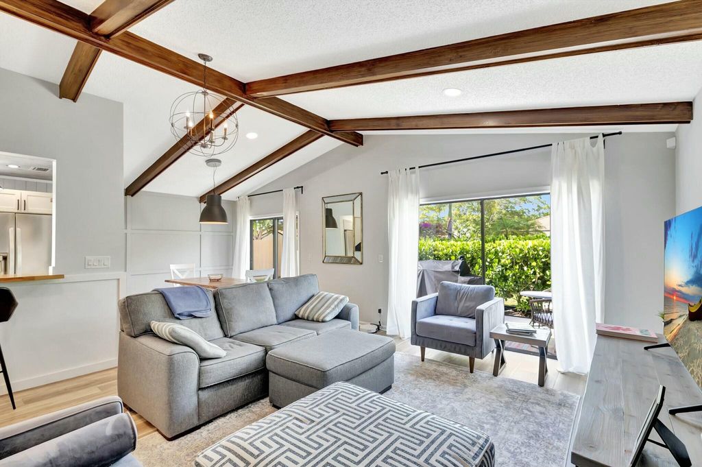 Photo of 83 Ironwood Way N, Palm Beach Gardens, FL 33418 (MLS # RX-11079648)