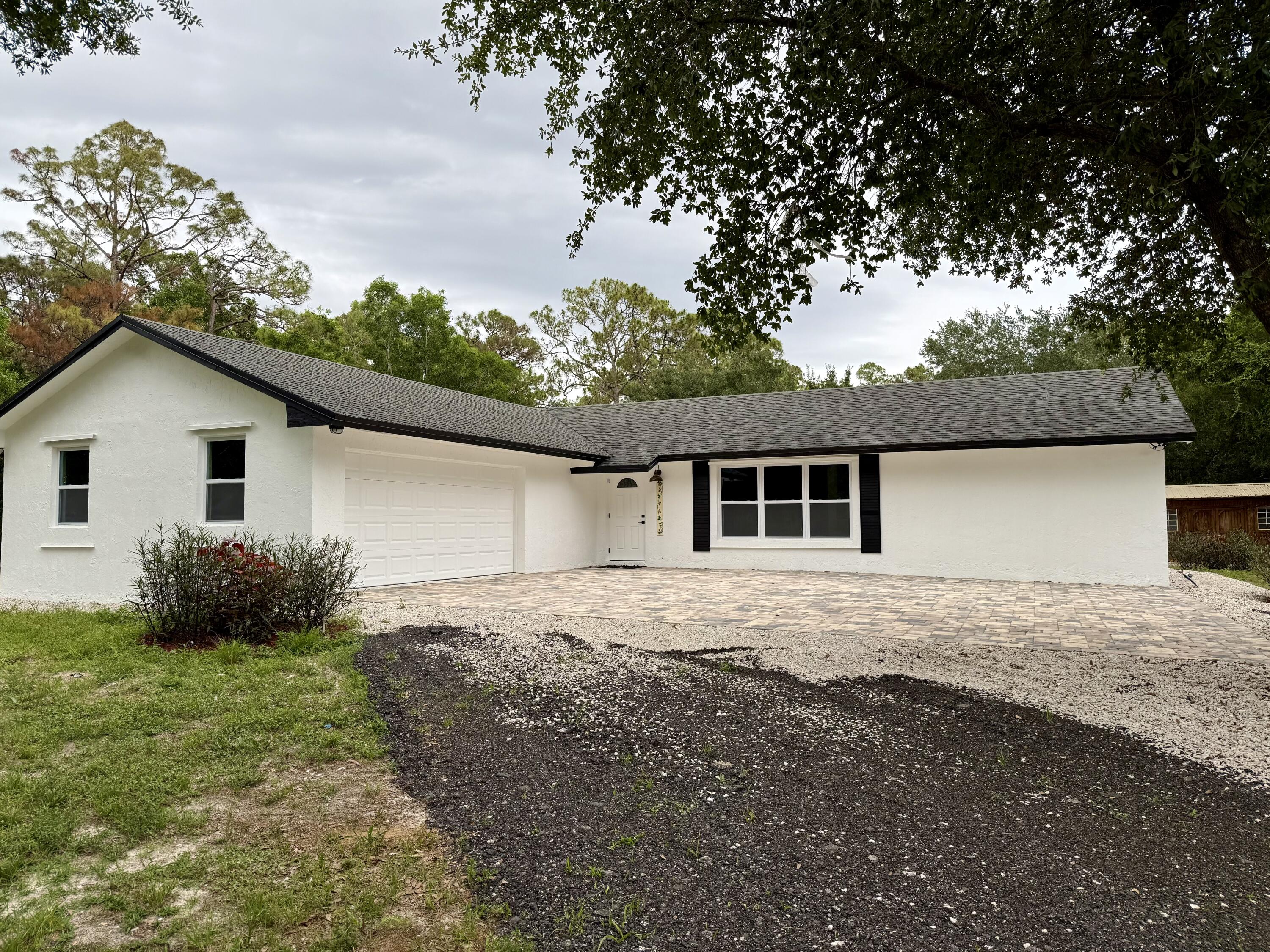 2812 F Road, Loxahatchee Groves, Palm Beach County, Florida - 3 Bedrooms  
2 Bathrooms - 