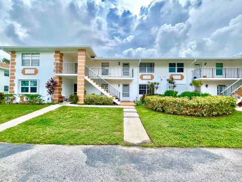 Photo of 1219 S Lakes End Drive #B1, Fort Pierce, FL 34982 (MLS # RX-11115997)