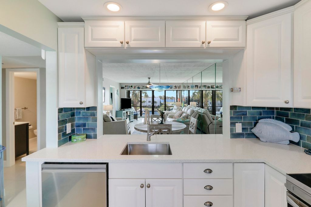 Photo of 1950 SW Palm City Road SW #4-305, Stuart, FL 34994 (MLS # RX-11039748)