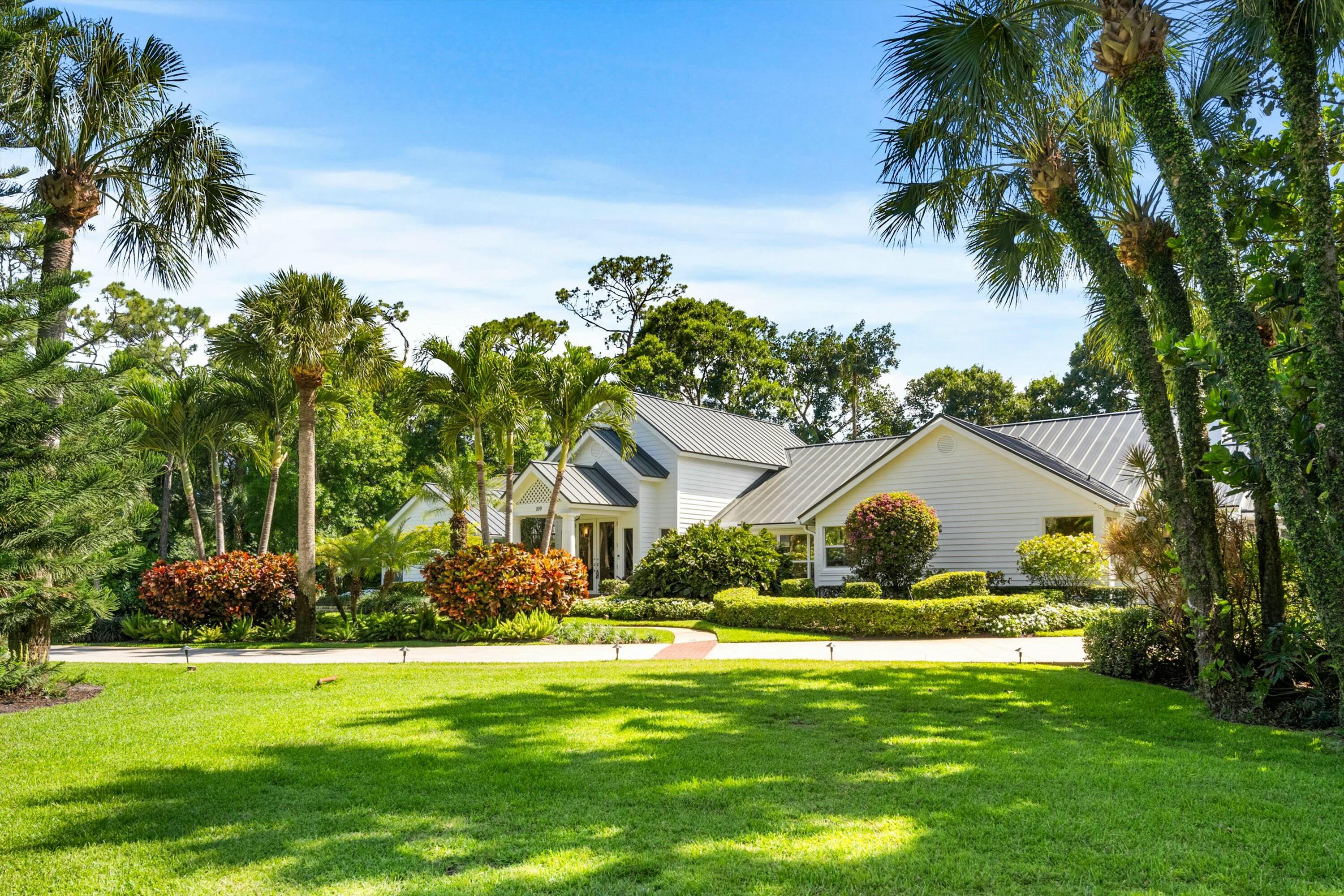 109 Tanbark Trail, Wellington, Palm Beach County, Florida - 5 Bedrooms  
3.5 Bathrooms - 