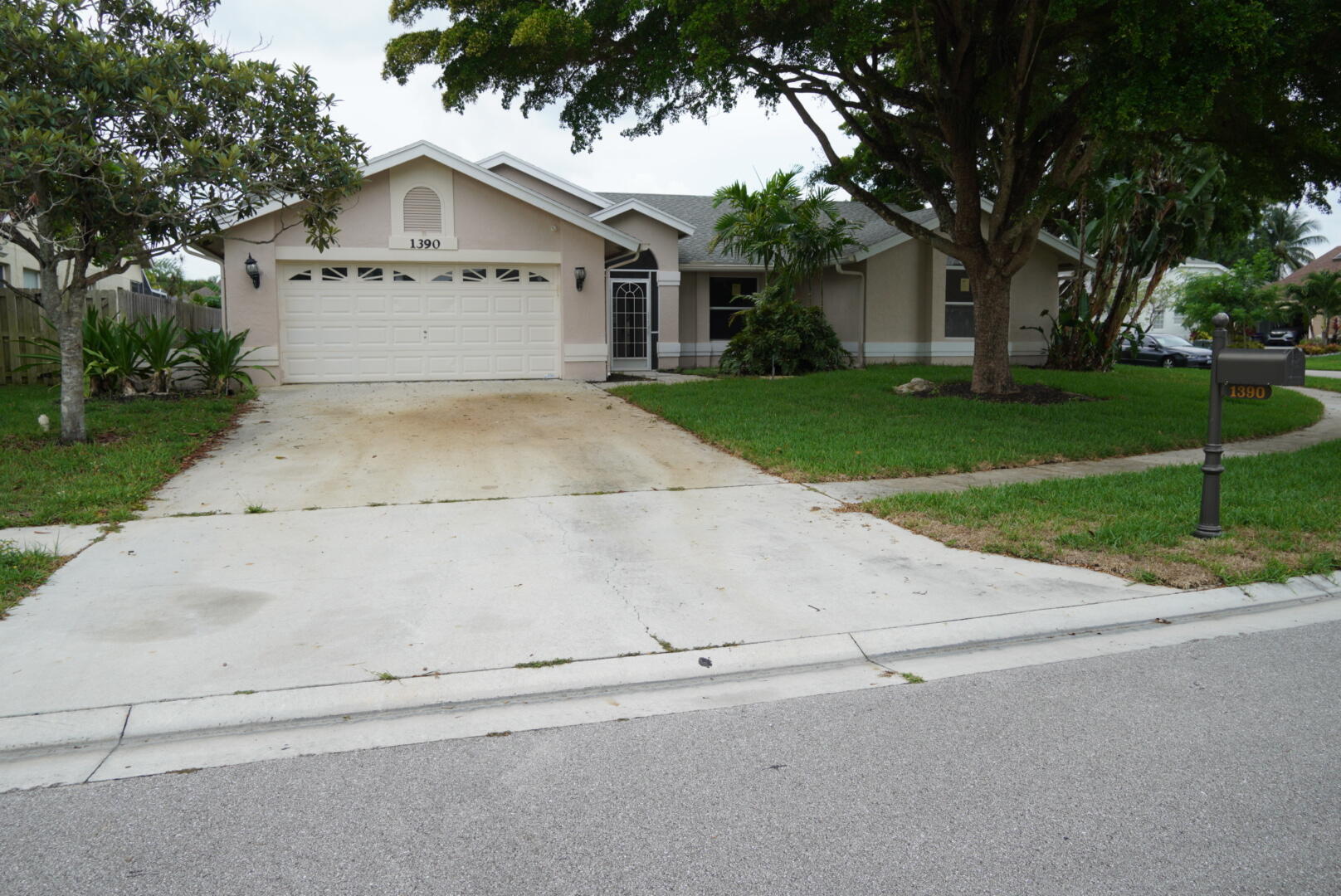 Property for Sale at 1390 Hideaway Bend, Wellington, Palm Beach County, Florida - Bedrooms: 3 
Bathrooms: 2  - $522,900