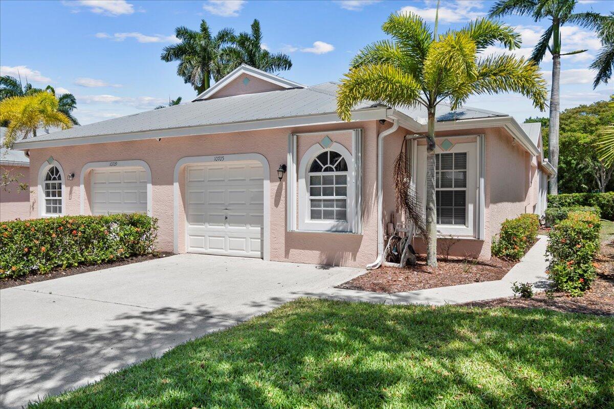 Property for Sale at 10705 Pelican Drive, Wellington, Palm Beach County, Florida - Bedrooms: 2 
Bathrooms: 2  - $424,500