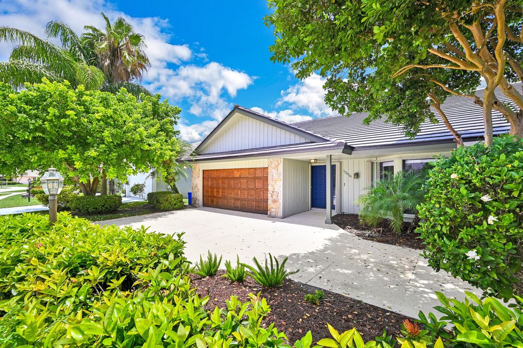 Photo of 12820 Calais Circle, Palm Beach Gardens, FL 33410 (MLS # RX-10817943)