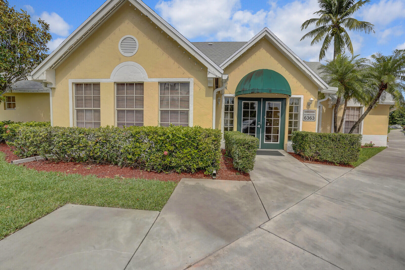 Property for Sale at 6315 La Costa Drive G, Boca Raton, Palm Beach County, Florida - Bedrooms: 1 
Bathrooms: 1  - $217,900